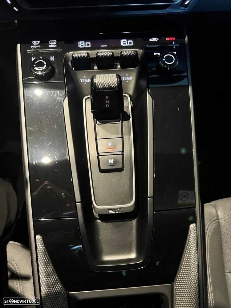 Porsche 911 (992) Carrera PDK - 44