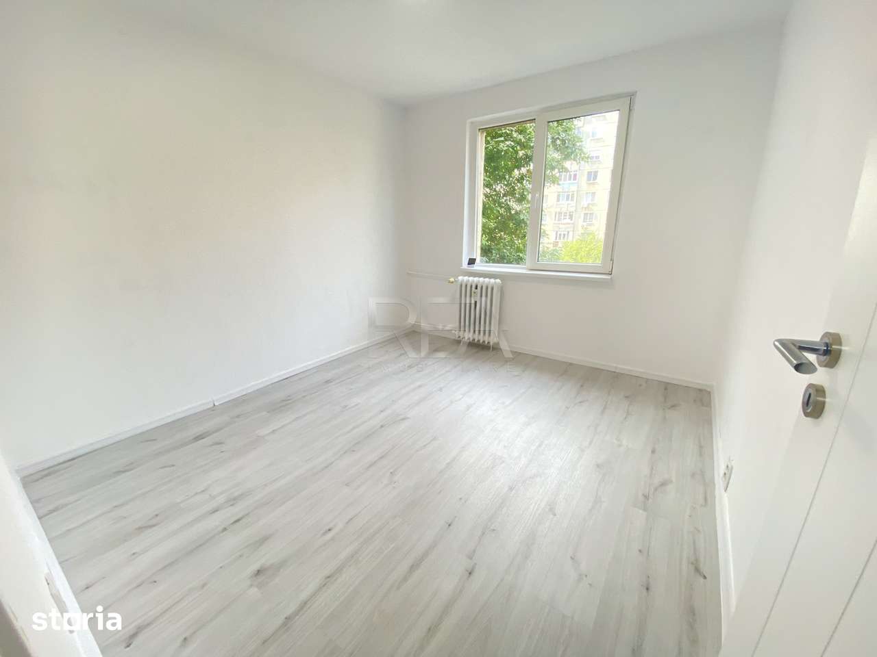 2 Camere-decomandat-Etaj 2 din 8- Piata Rahova — fotografia 3