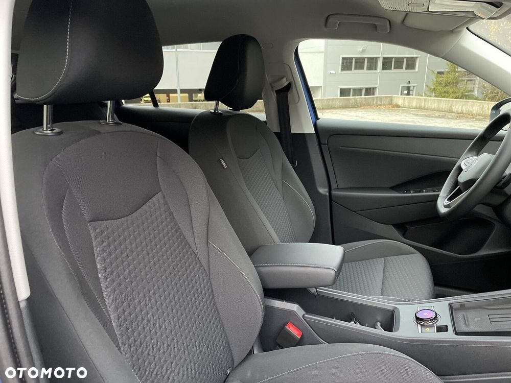 Volkswagen T-Roc - 16