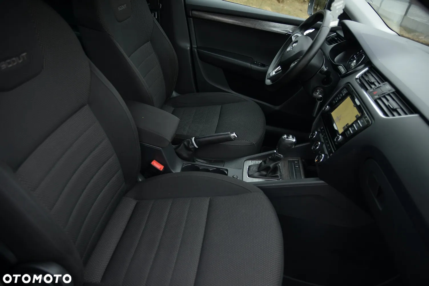 Skoda Octavia Combi 2.0 TDI 4x4 DSG Scout - 17
