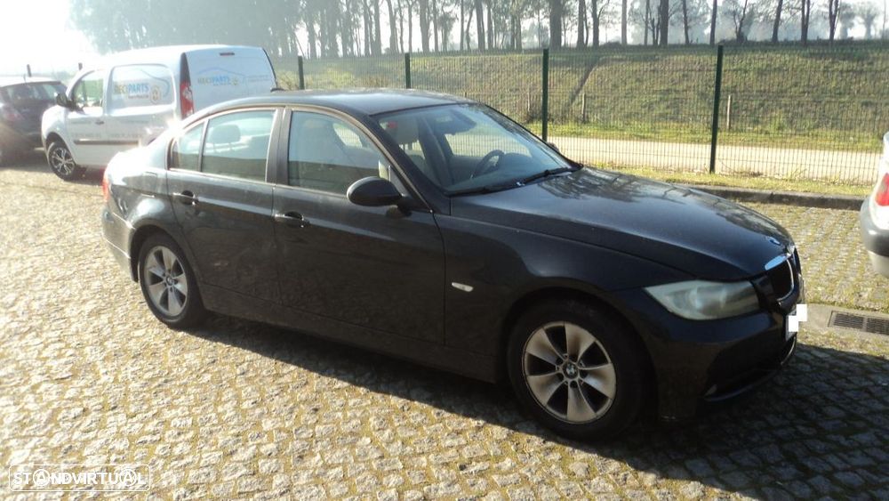 BMW 320i 4P 2006 - Para Peças - 2