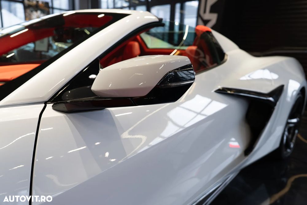 Chevrolet Corvette - 20