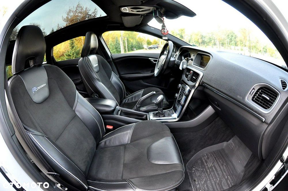 Volvo V40 D2 R-Design Summum - 25