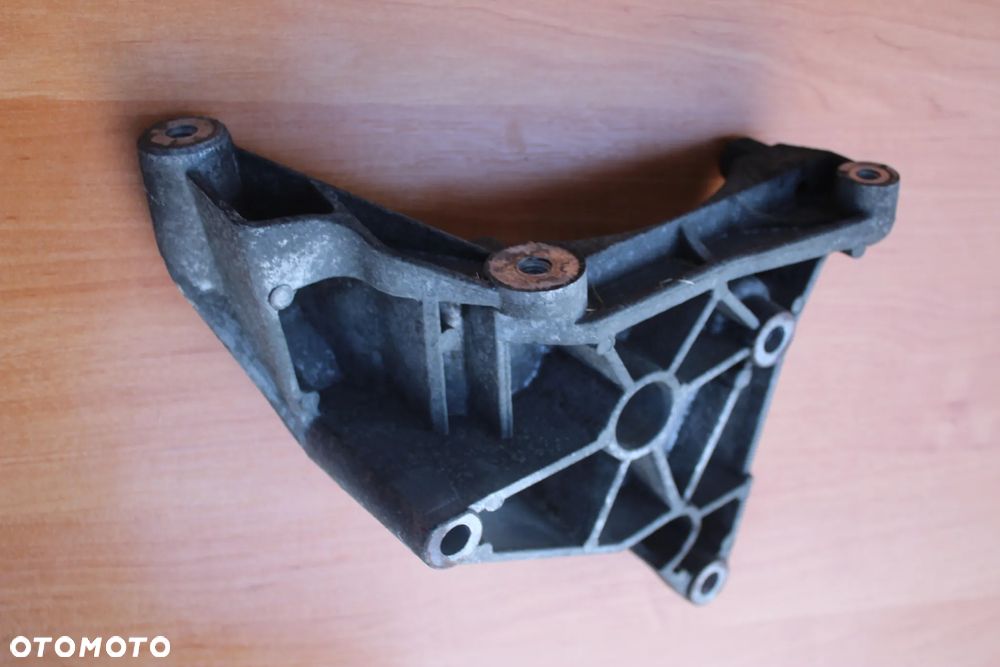 ŁAPA WSPORNIK MOCOWANIE ALTERNATORA OPEL ASTRA G ZAFIRA A 9202480 - 6
