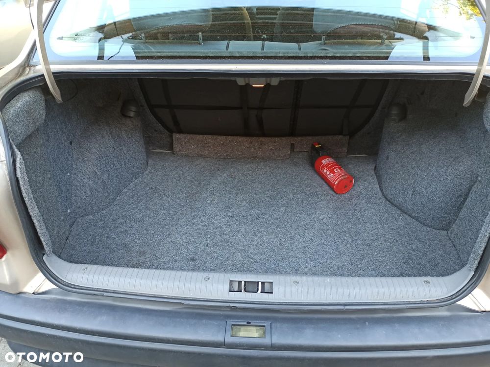 Opel Astra 1.4 Base - 17