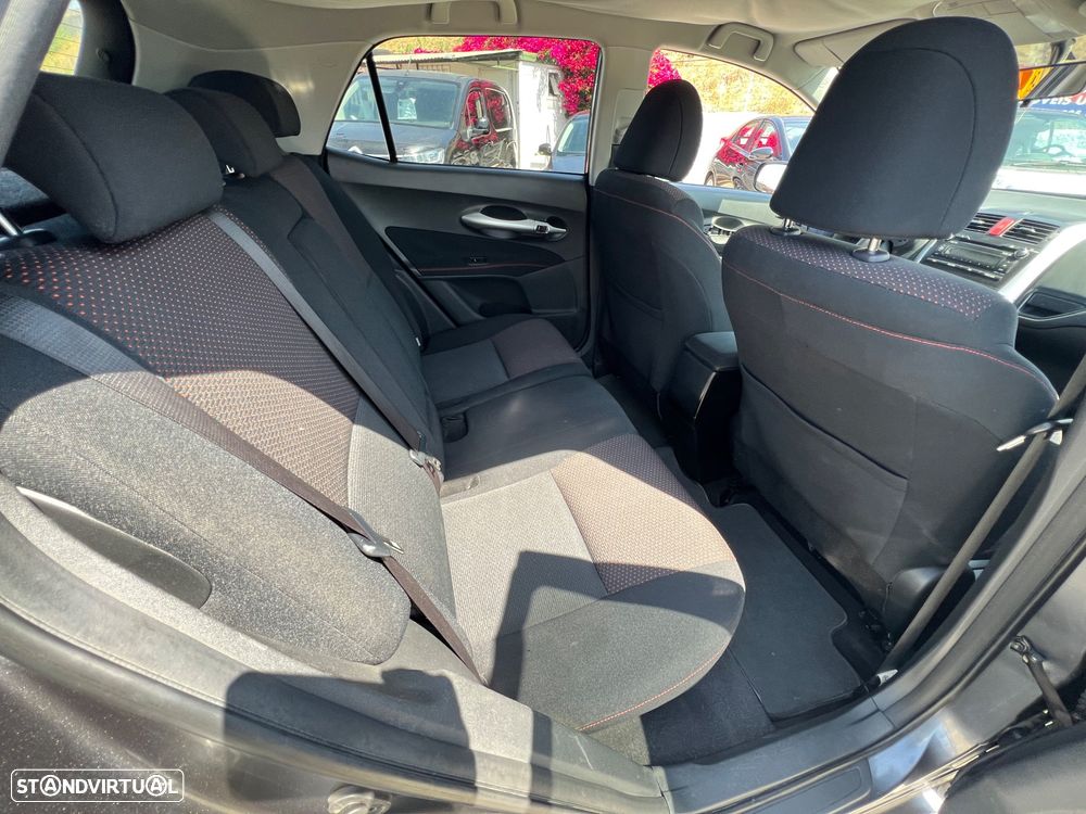 Toyota Auris 1.4 D-4D Sol - 10
