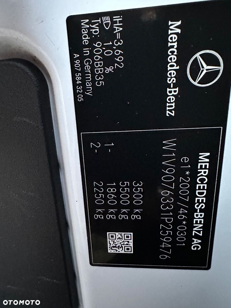Mercedes-Benz Sprinter 319 - 10