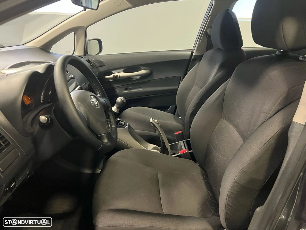 Toyota Auris 1.4 D-4D Sol - 14