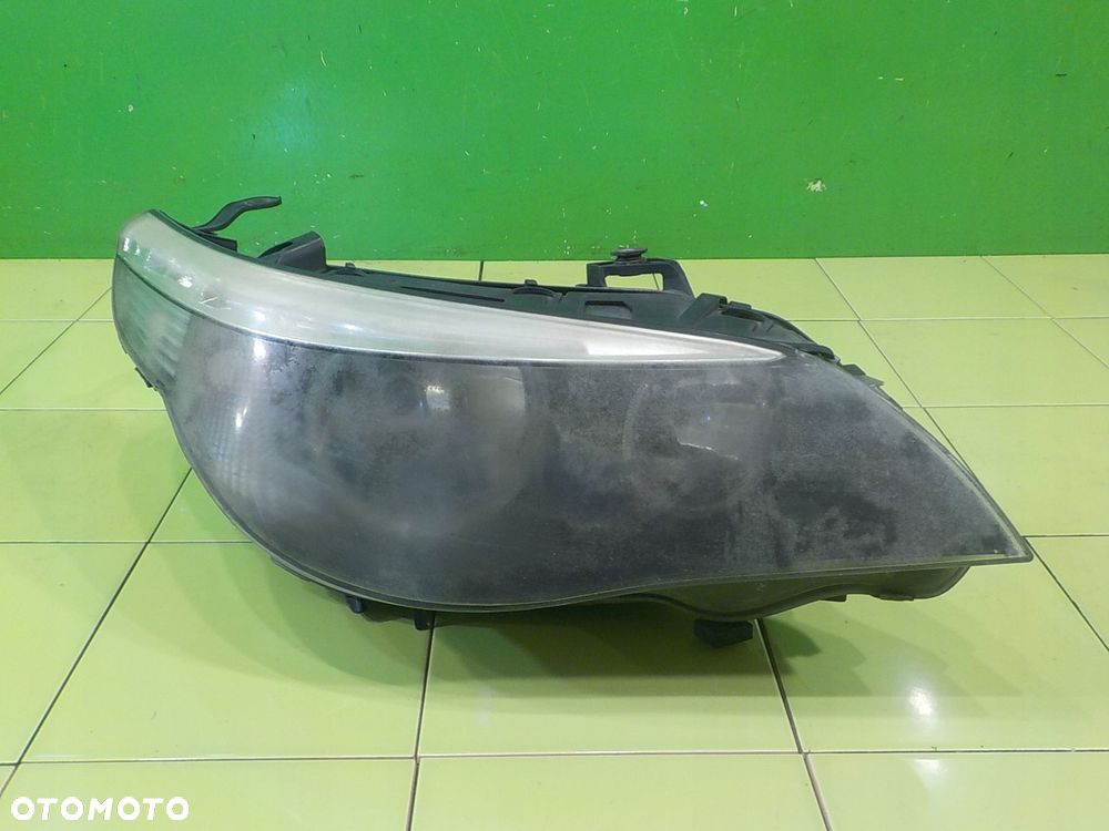 BMW E60 M-PAKIET 2.0 D 06r SEDAN 4D lampa prawa przod - 1