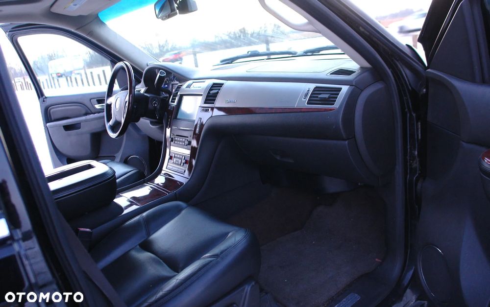 Cadillac Escalade 6.0 V8 Sport Luxury - 16