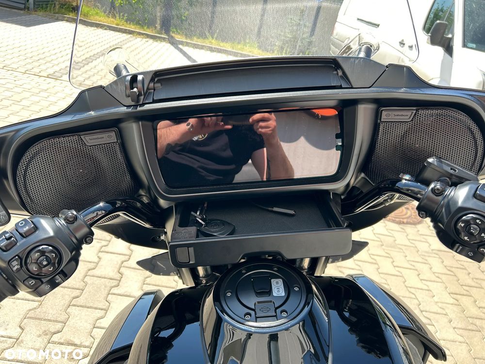 Harley-Davidson Touring Street Glide - 13