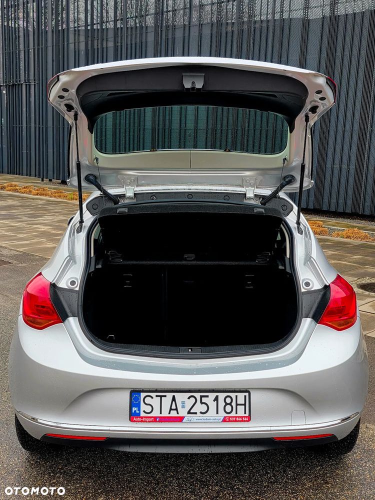 Opel Astra 1.6 Enjoy - 12