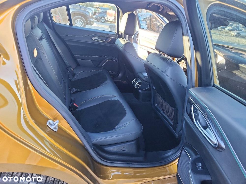 Alfa Romeo Giulia - 7