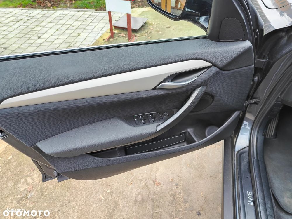 BMW X1 xDrive18d xLine - 8