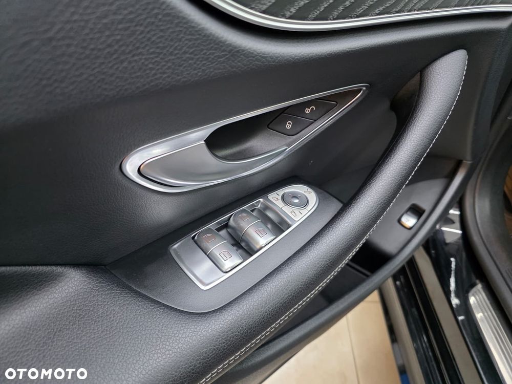 Mercedes-Benz Klasa E 220 d 4-Matic 9G-TRONIC - 28