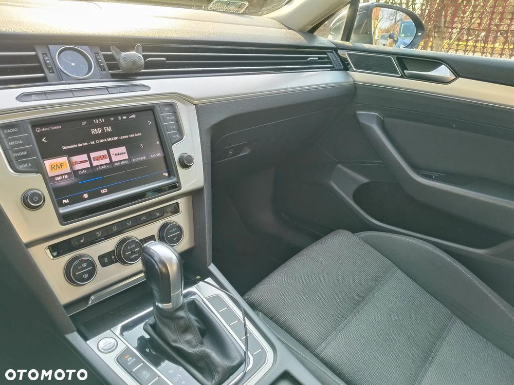 Volkswagen Passat - 14
