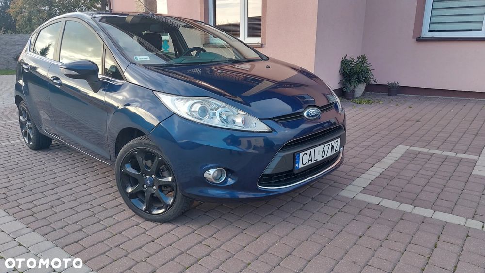 Ford Fiesta 2010 photo 2