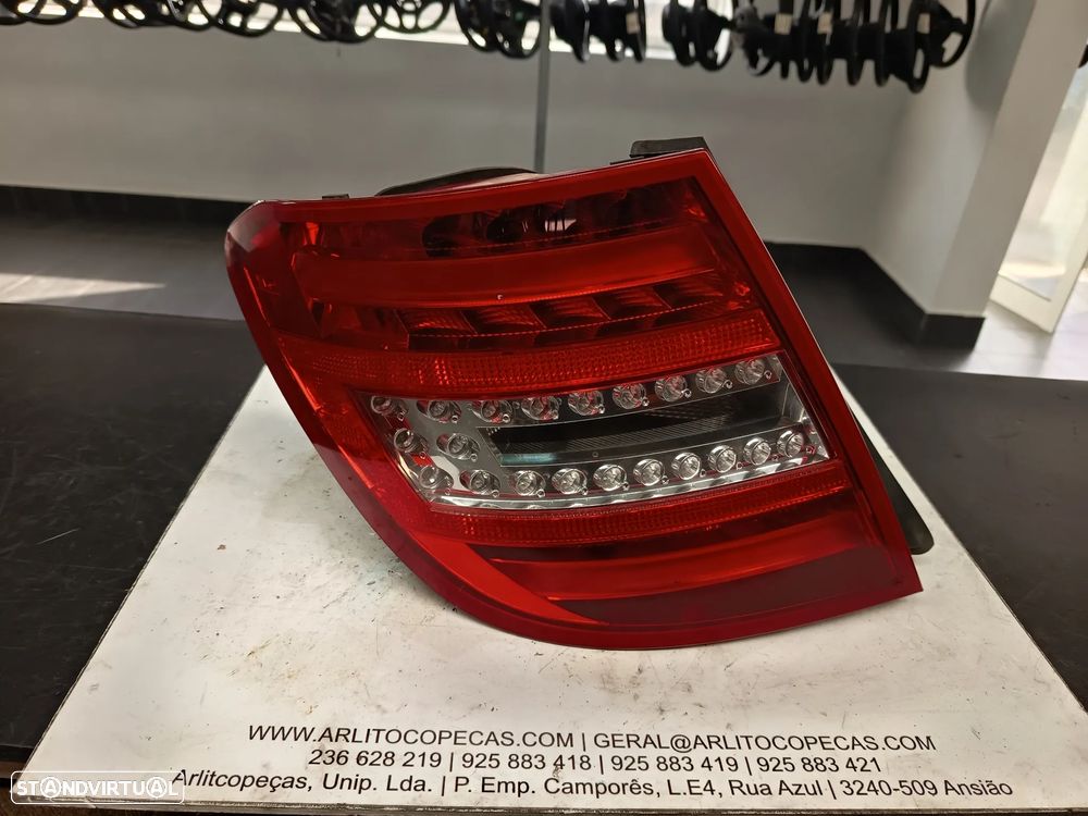Farolim traseiro Mercedes W204 2011 Ref: A204 820 62 64 - 1