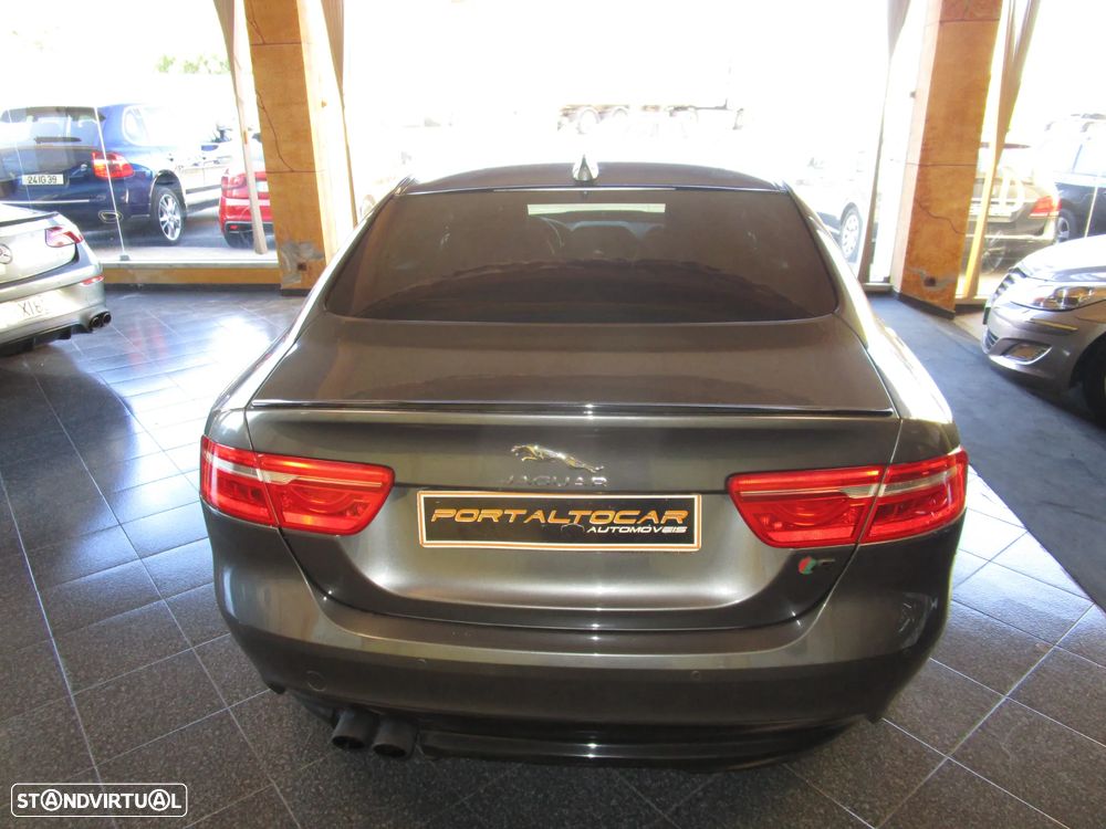 Jaguar XE 2.0 D R-Sport - 17