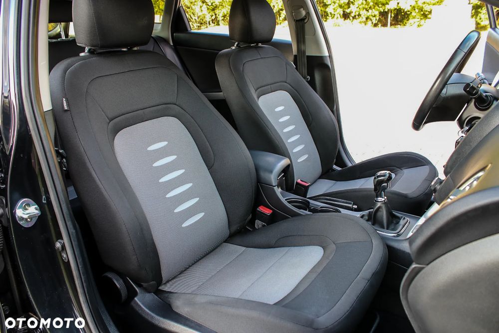Kia Ceed 1.6 CRDi 128 ISG SW Vision - 24
