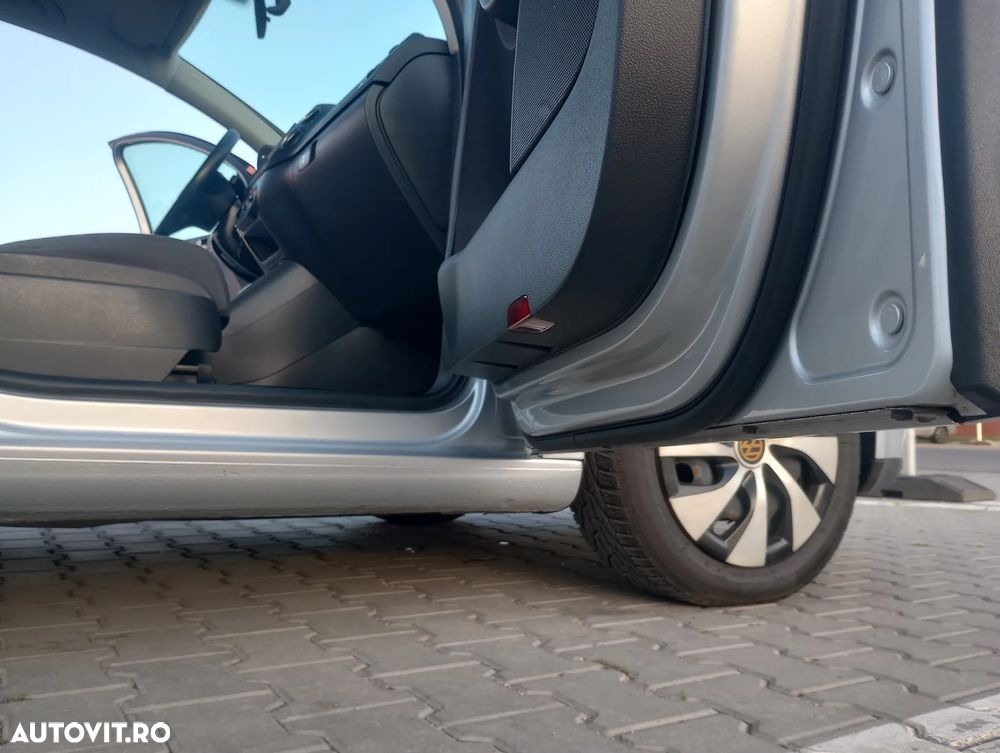Volkswagen Golf Plus 1.9 TDI Sportline - 24