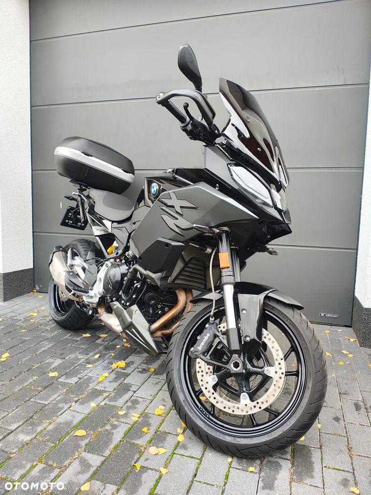 BMW XR - 18