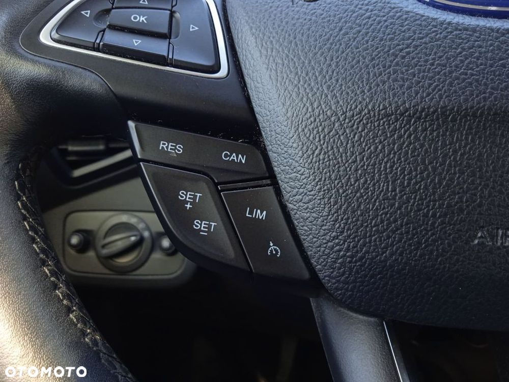 Ford Kuga 1.5 EcoBoost 2x4 Titanium - 17