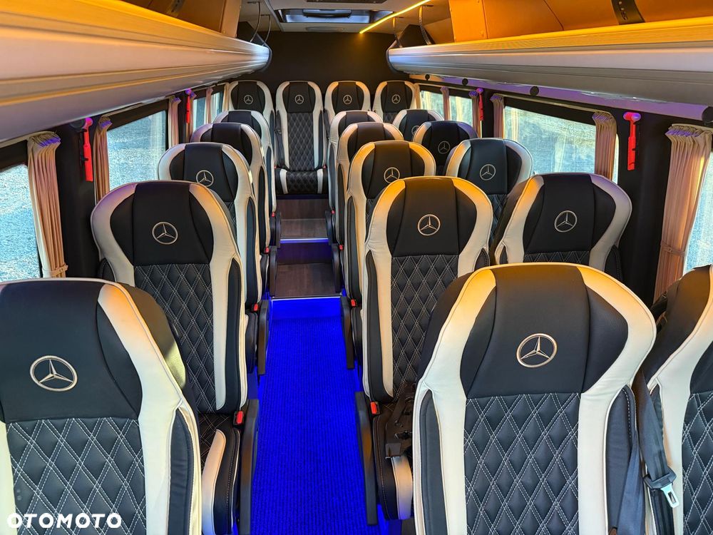 Mercedes-Benz Sprinter 519 - 32