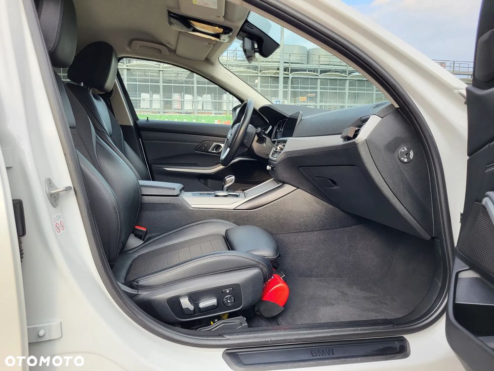 BMW Seria 3 320d xDrive Advantage - 19