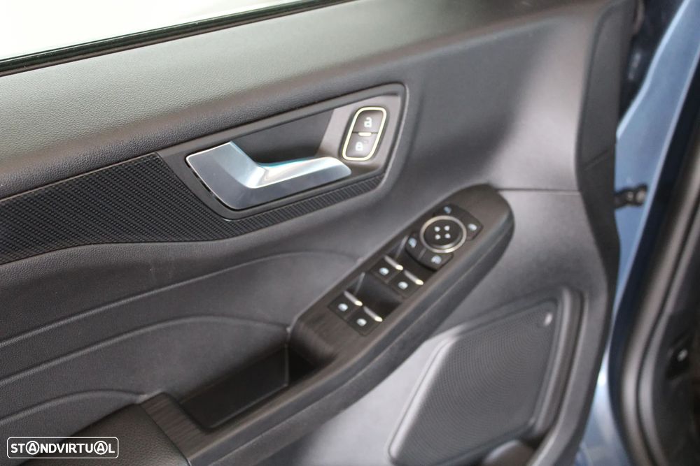 Ford Kuga 1.5 EcoBoost ST-LINE X - 24