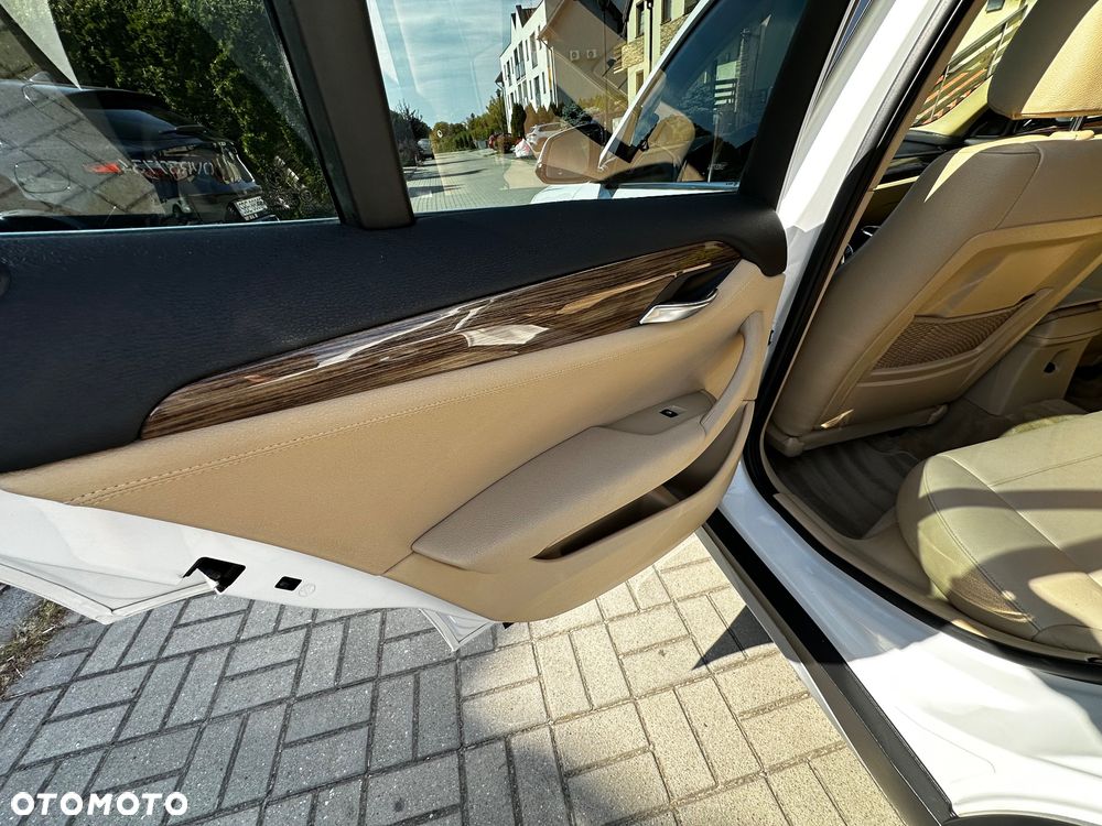 BMW X1 - 13