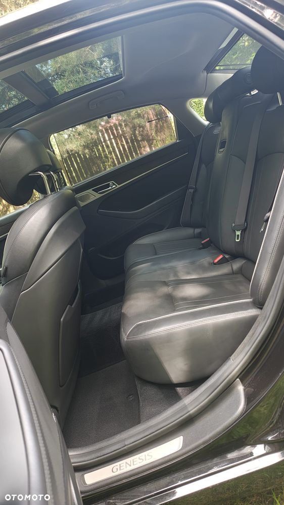 Hyundai Genesis - 21