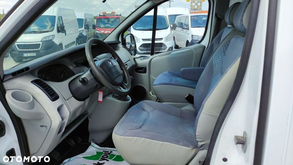 Renault Trafic - 23
