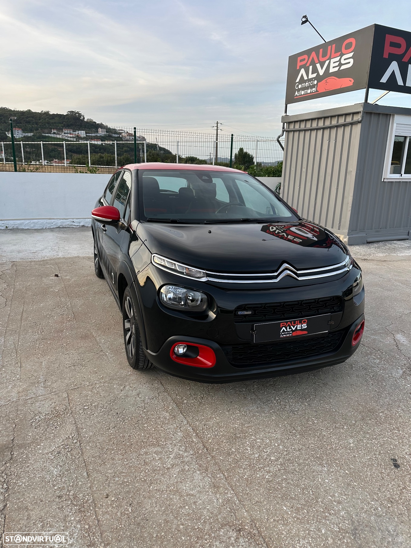 Citroën C3 1.2 PureTech Shine - 23