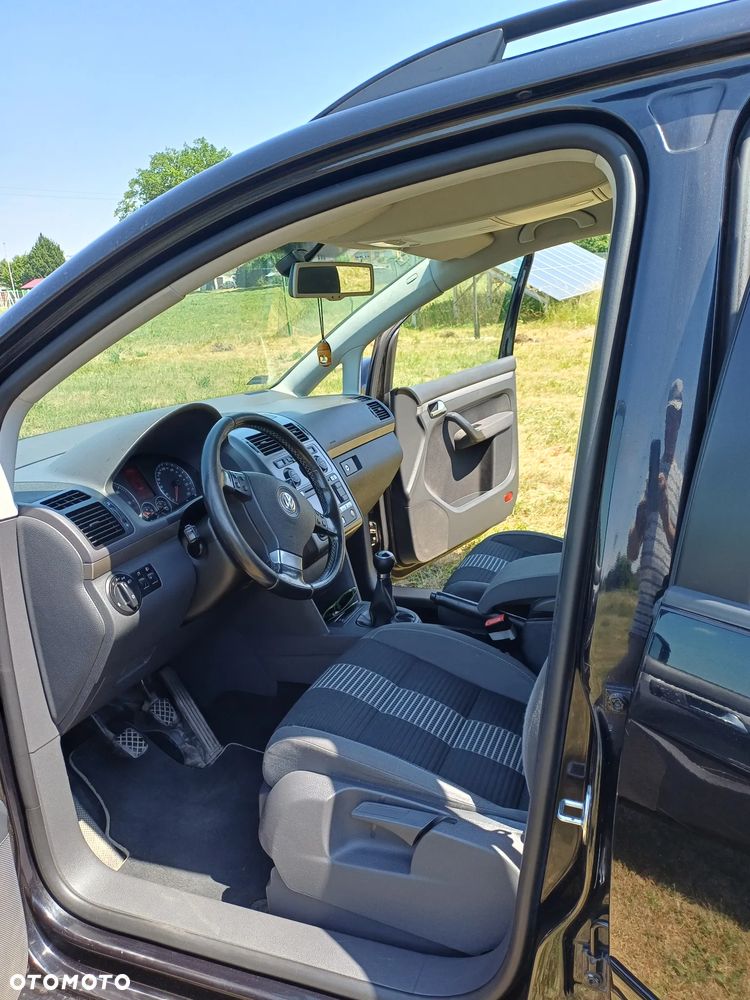 Volkswagen Touran - 6