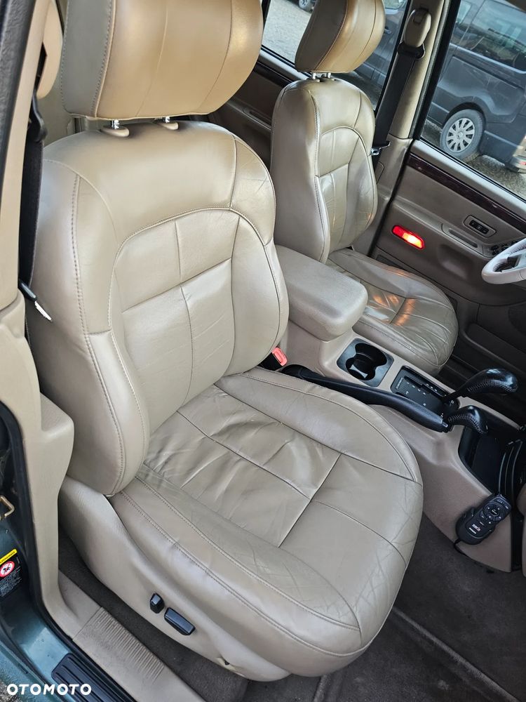 Jeep Grand Cherokee - 19