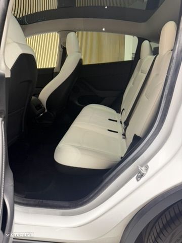 Tesla Model Y Long Range Dual Motor AWD - 9