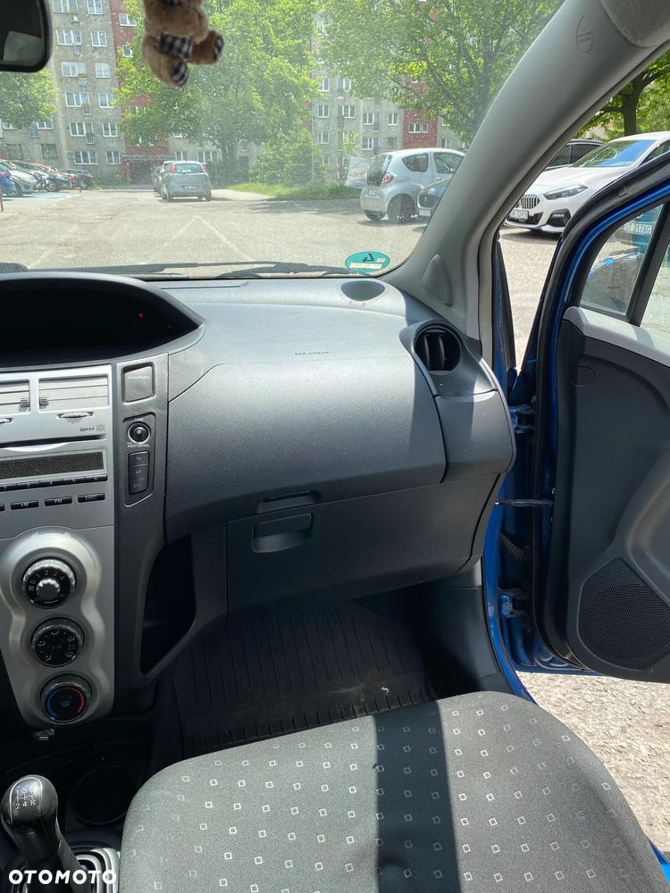 Toyota Yaris 1.0 VVT-i - 9