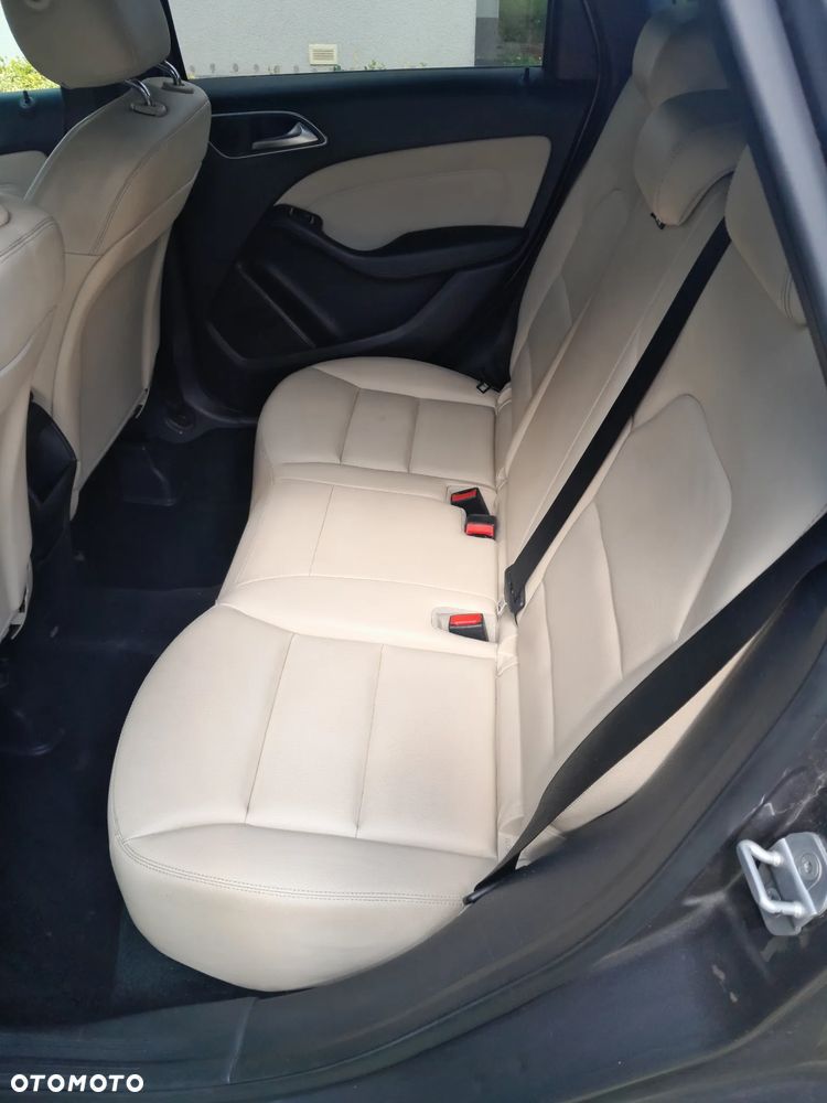 Mercedes-Benz Klasa B 180 BlueEFFICIENCY Edition - 11