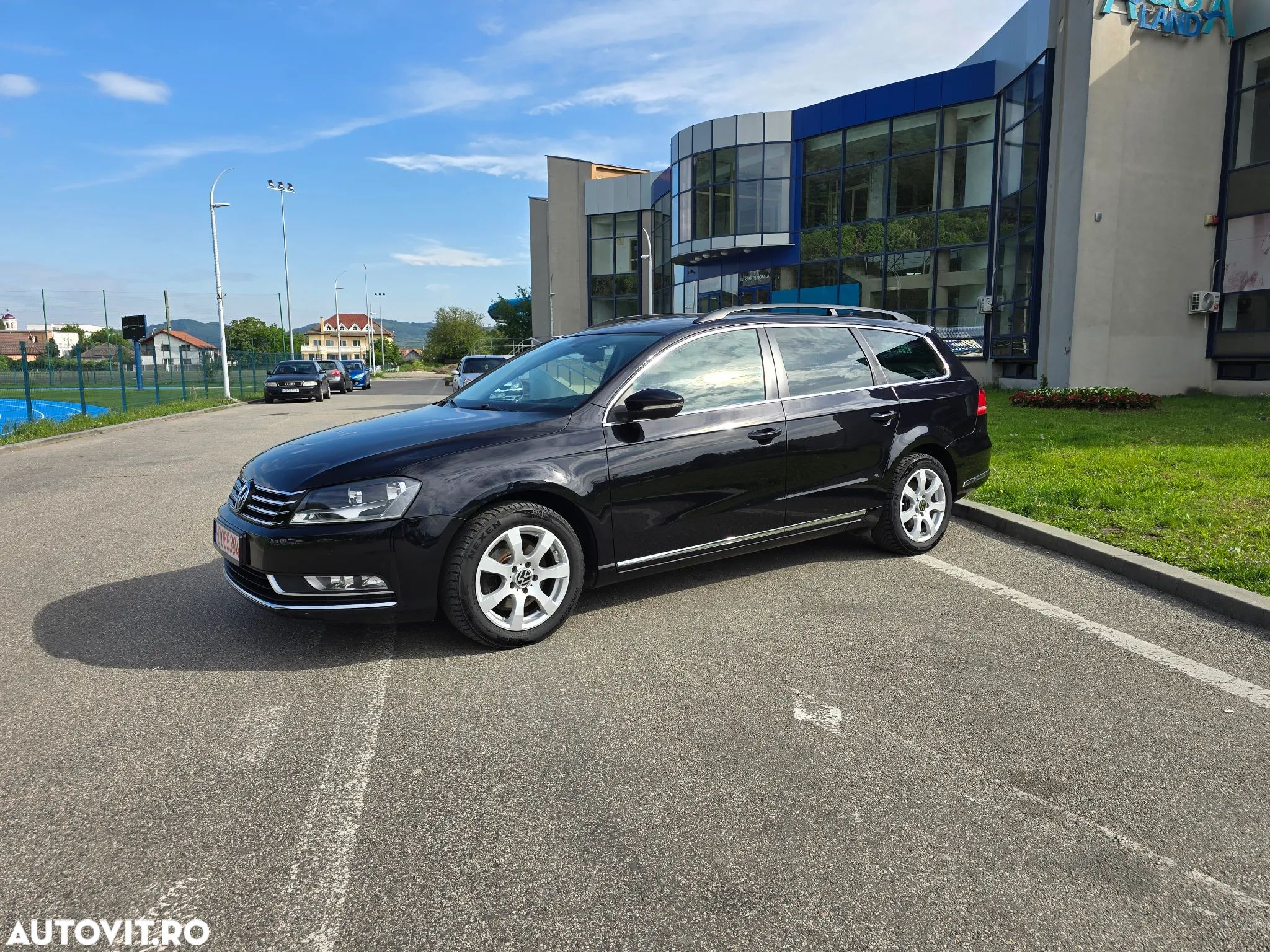 Volkswagen Passat - 1