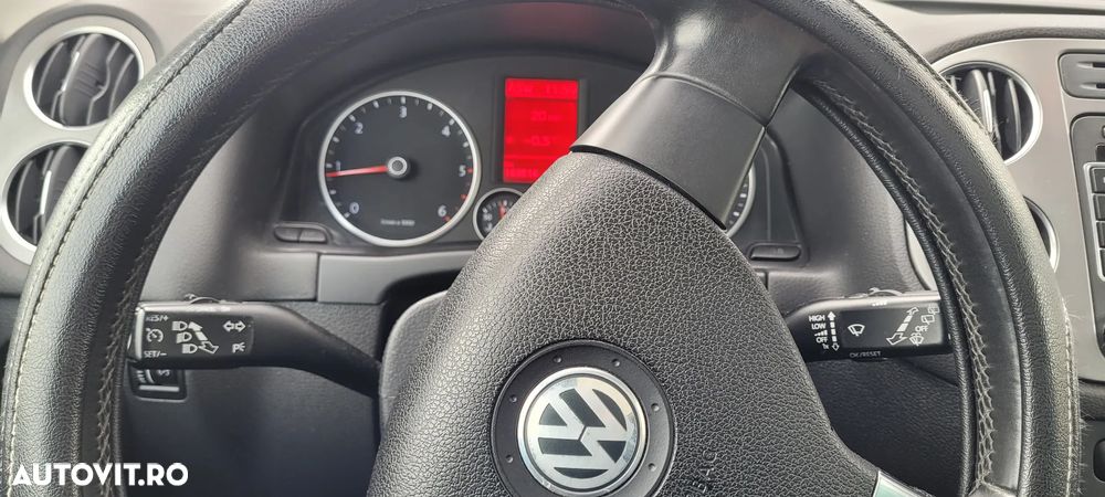 Volkswagen Tiguan 2.0 TDI DPF 4Motion Track & Avenue - 18