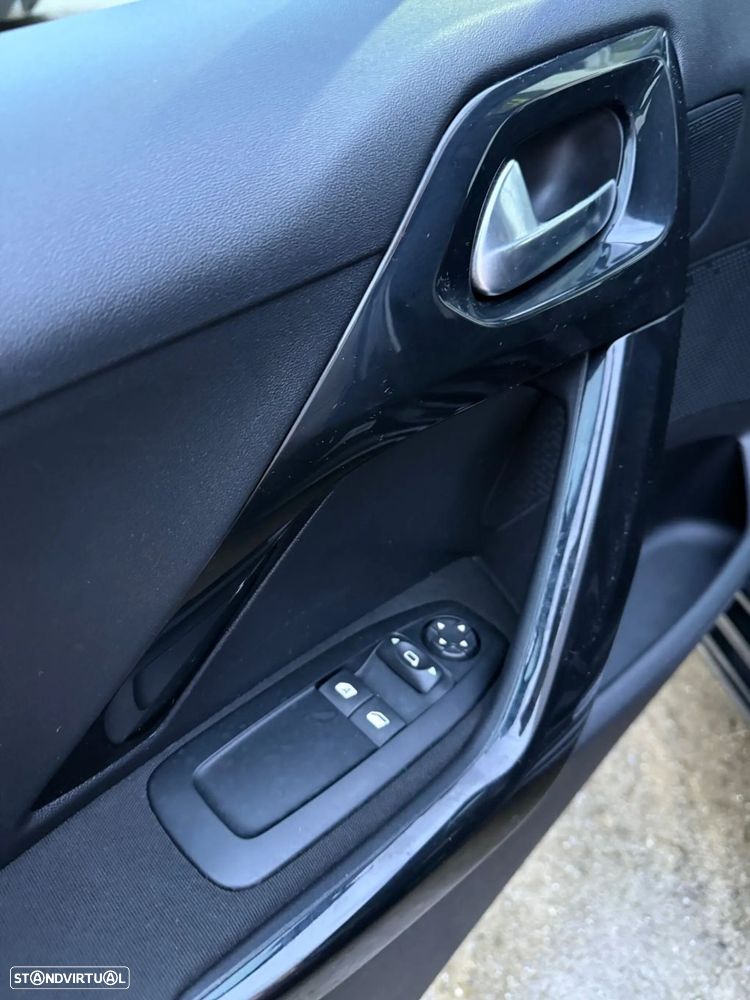 Peugeot 208 1.2 PureTech Style - 7