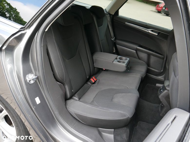 Ford Mondeo 2.0 Hybrid Titanium - 35