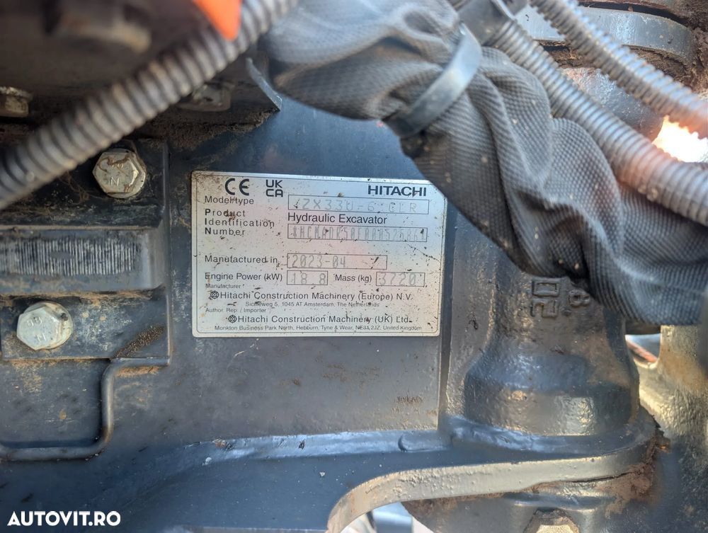 Hitachi ZX33U-6, 3,7tone, 2023, 2.291h, CUPLA RAPIDA HIDR+3 CUPE NOI, lama nivelare, ad sapare 3,5m, latime 1,55m, inst picon pe brate, aer conditionat, radio, produs in JAPONIA, posibil leasing 4 ani-PROMOTIE 36.900 EUR+Tva - 25