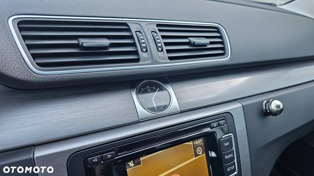 Volkswagen Passat 2.0 TDI Comfortline DSG - 17