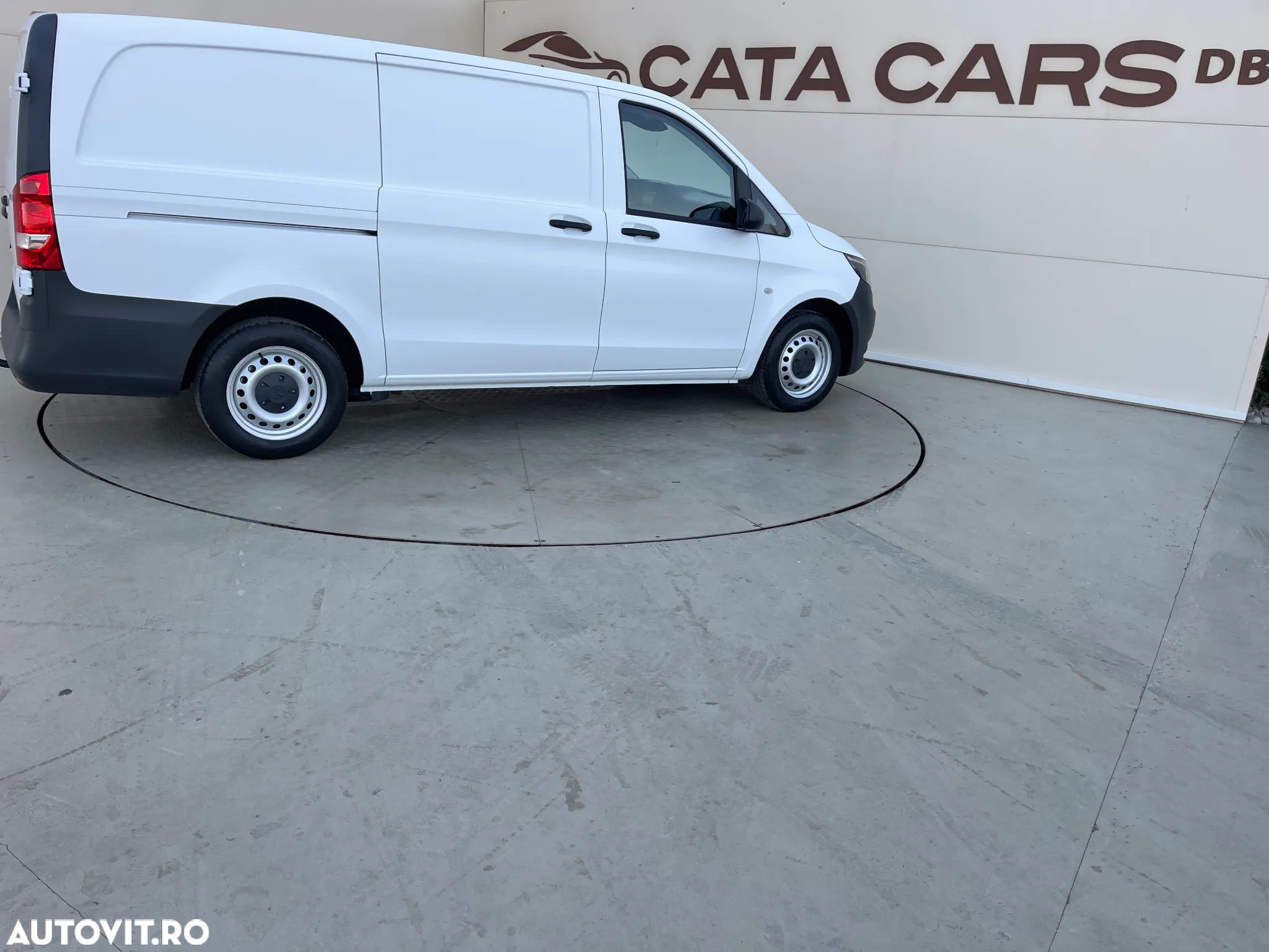Mercedes-Benz Vito 111CDI LUNG USI SPATE - 17