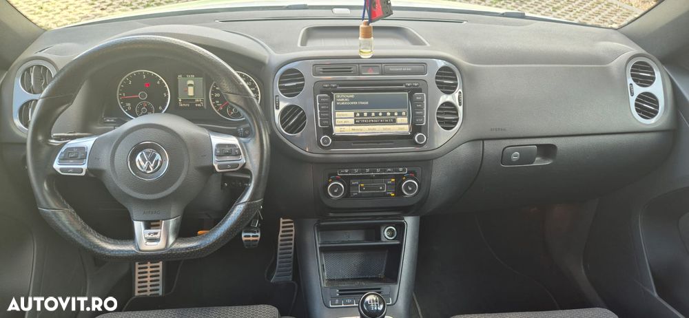 Volkswagen Tiguan - 11