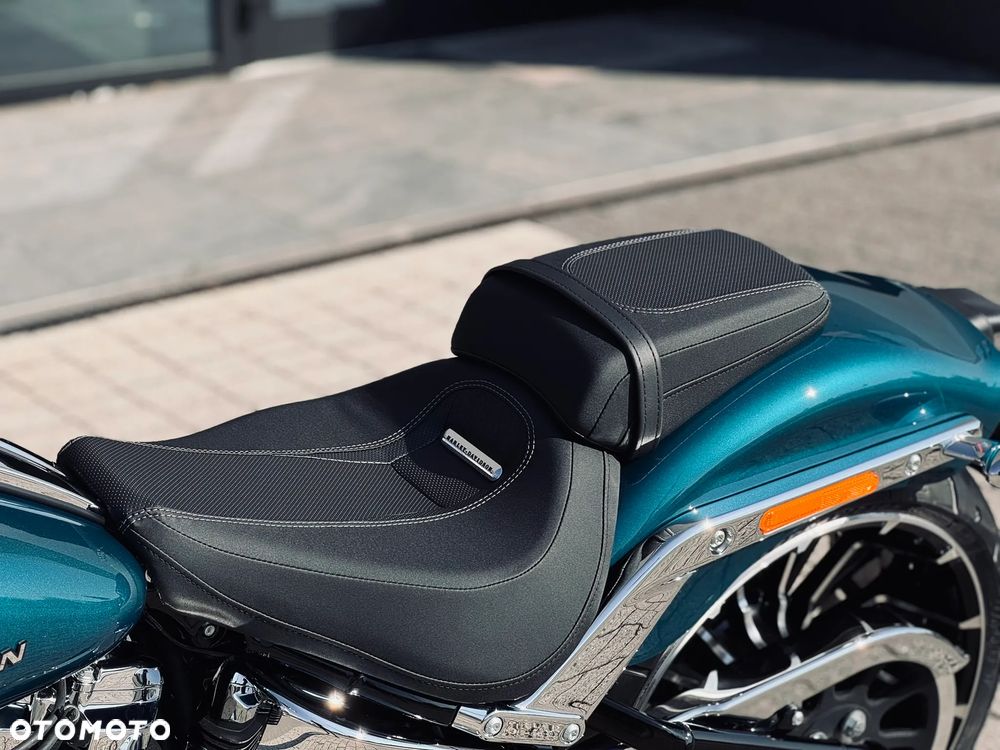 Harley-Davidson Softail Breakout - 19