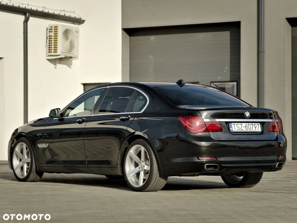 BMW Seria 7 740d - 17