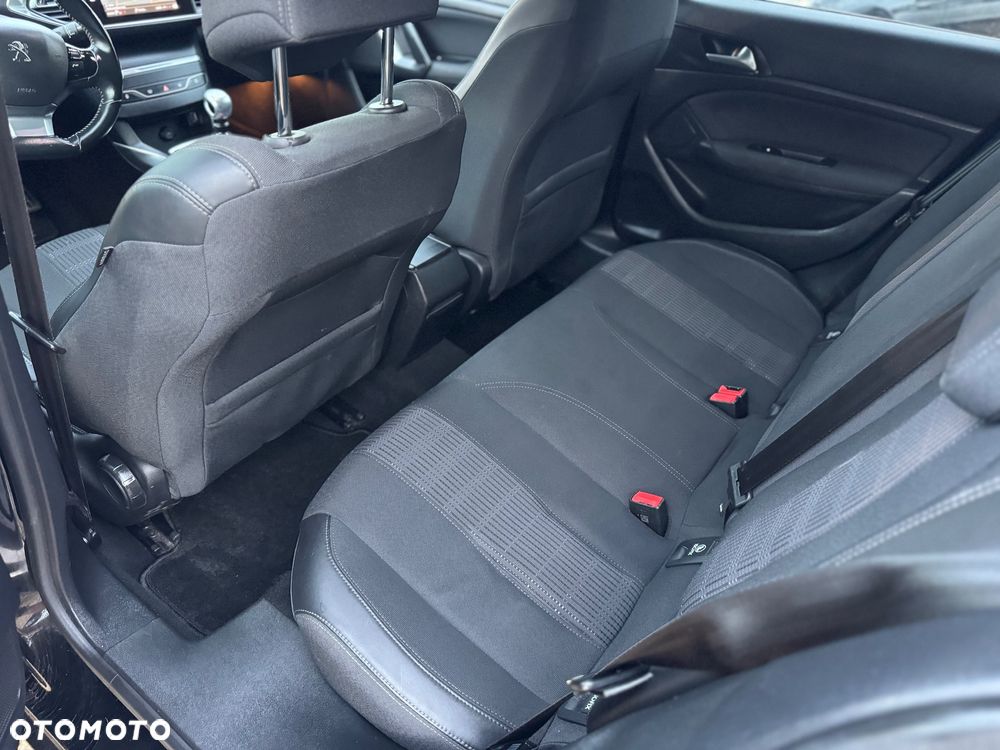 Peugeot 308 PureTech 130 Allure - 26